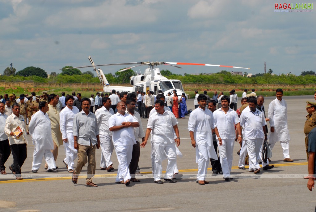 Andhra Pradesh pays Homage to YS Raja Sekhara Reddy