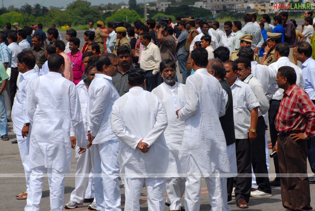 Andhra Pradesh pays Homage to YS Raja Sekhara Reddy