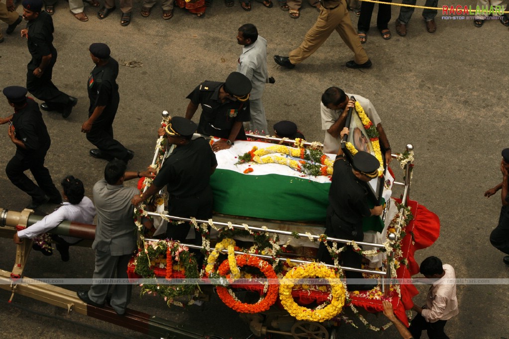 Andhra Pradesh pays Homage to YS Raja Sekhara Reddy