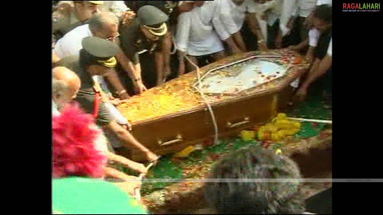 Andhra Pradesh pays Homage to YS Raja Sekhara Reddy