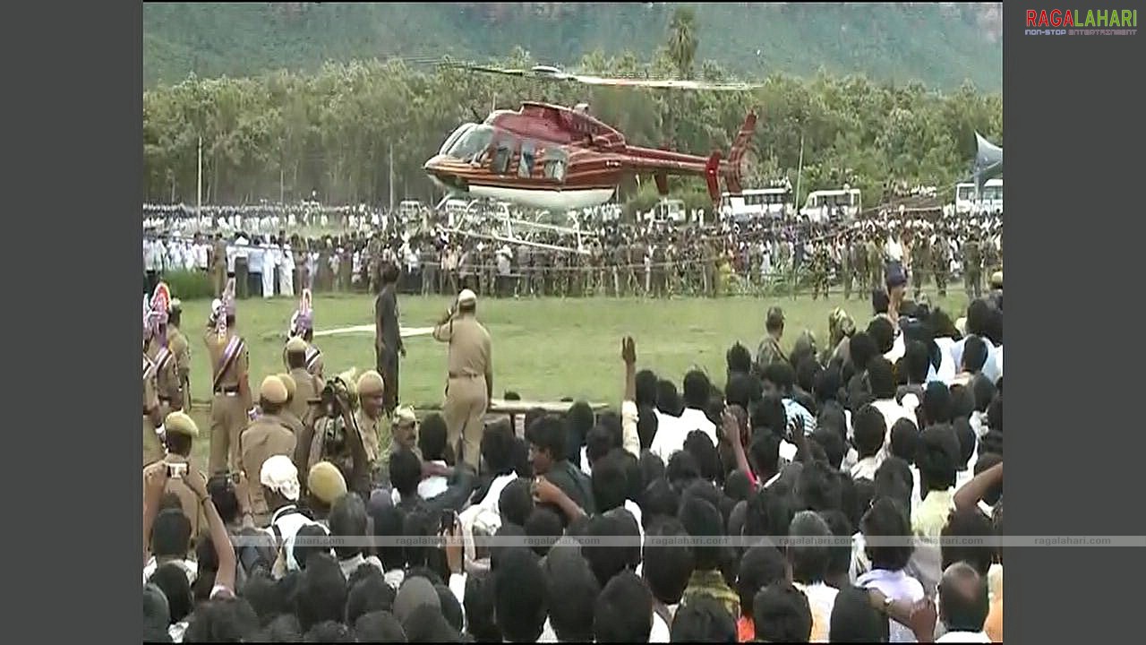 Andhra Pradesh pays Homage to YS Raja Sekhara Reddy