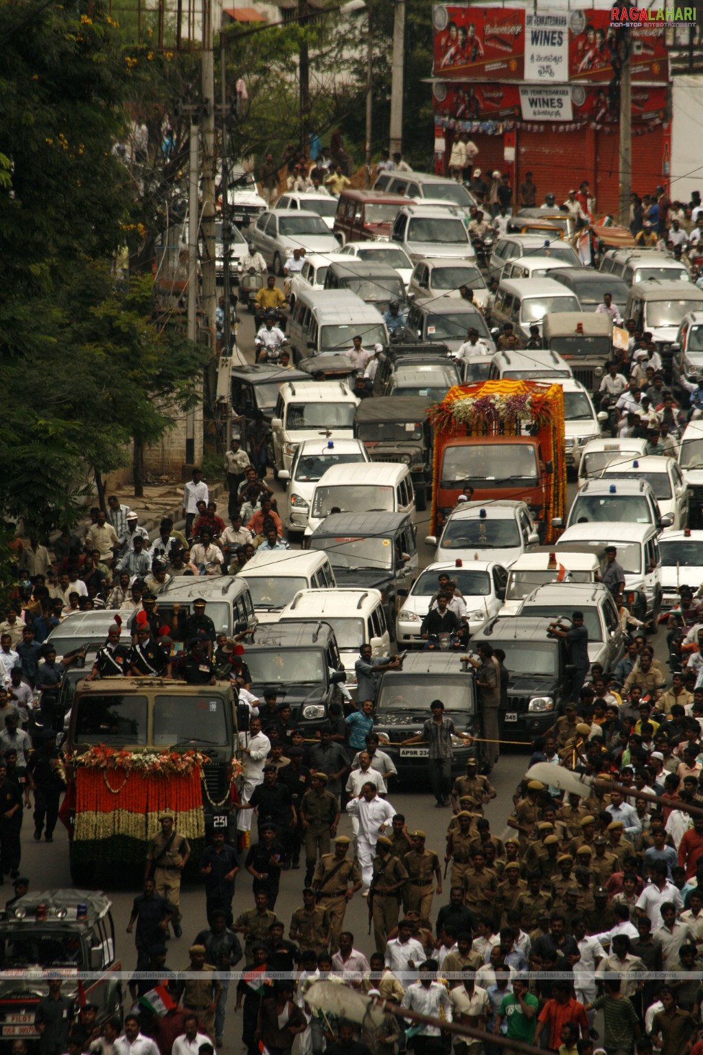 Andhra Pradesh pays Homage to YS Raja Sekhara Reddy