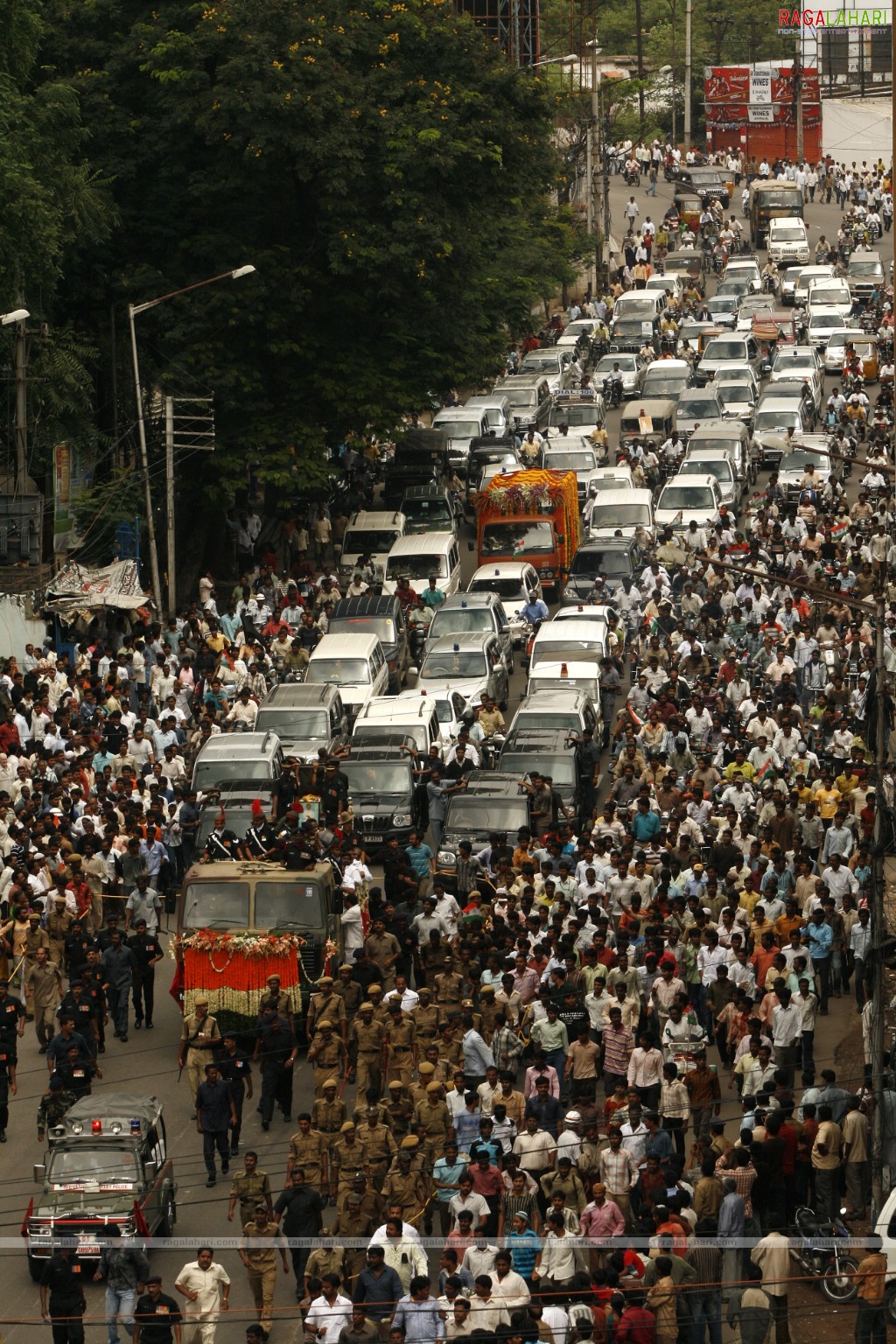 Andhra Pradesh pays Homage to YS Raja Sekhara Reddy