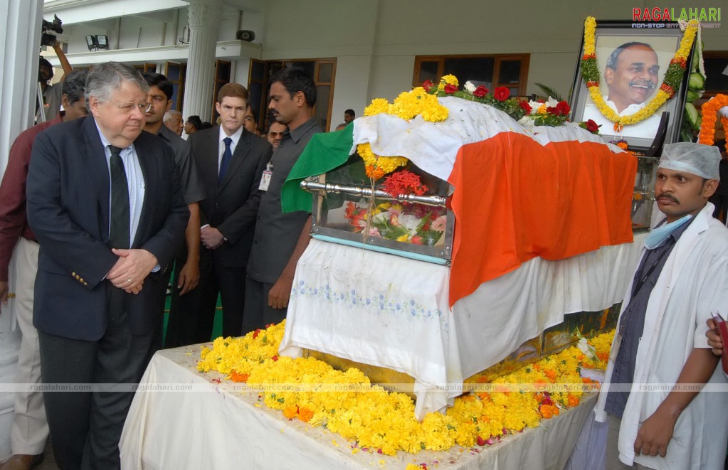 Andhra Pradesh pays Homage to YS Raja Sekhara Reddy