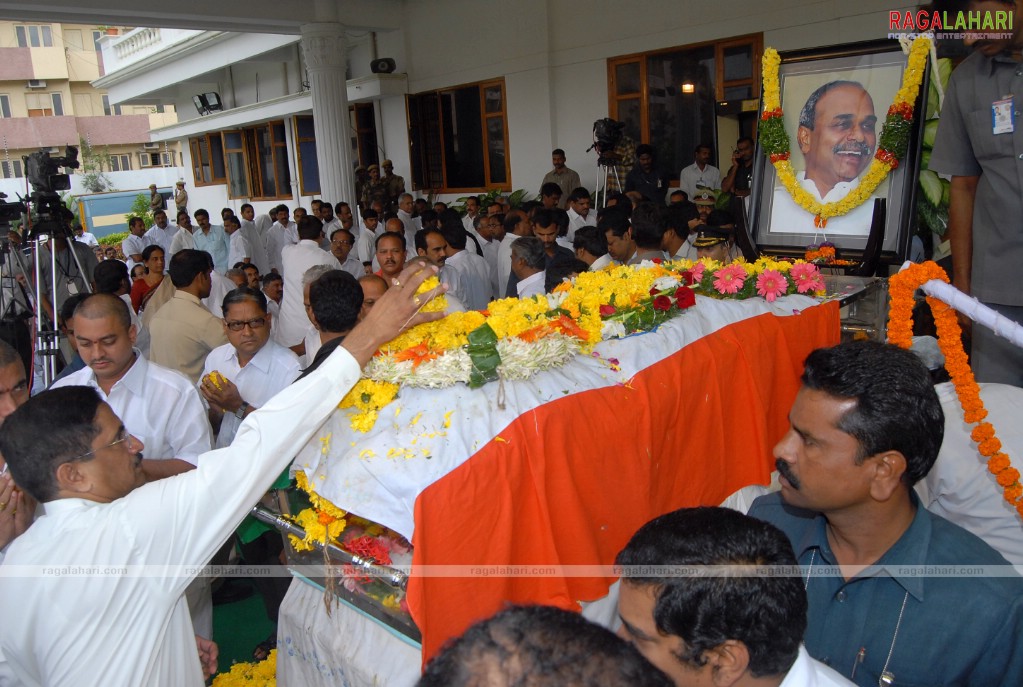 Andhra Pradesh pays Homage to YS Raja Sekhara Reddy