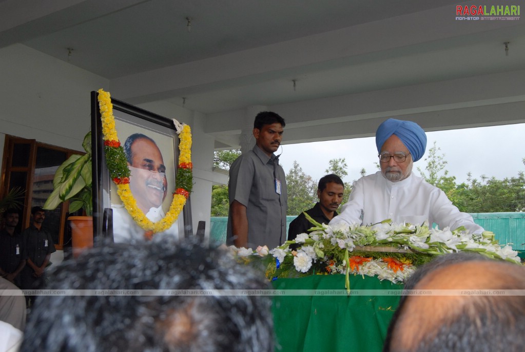 Andhra Pradesh pays Homage to YS Raja Sekhara Reddy