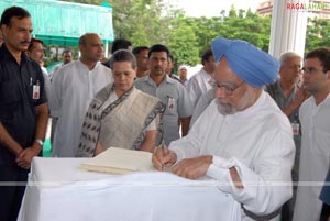 Andhra Pradesh Pays Homage to YS Raja Sekhara Reddy