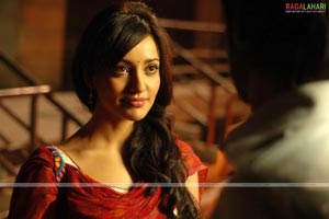 Varun Sandesh, Neha Sharma