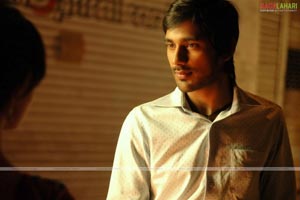 Varun Sandesh, Neha Sharma