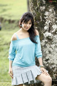 Varun Sandesh, Neha Sharma