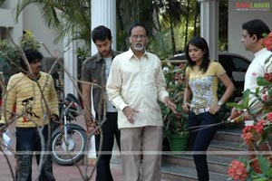 Ninnu Kalisaaka Working Stills